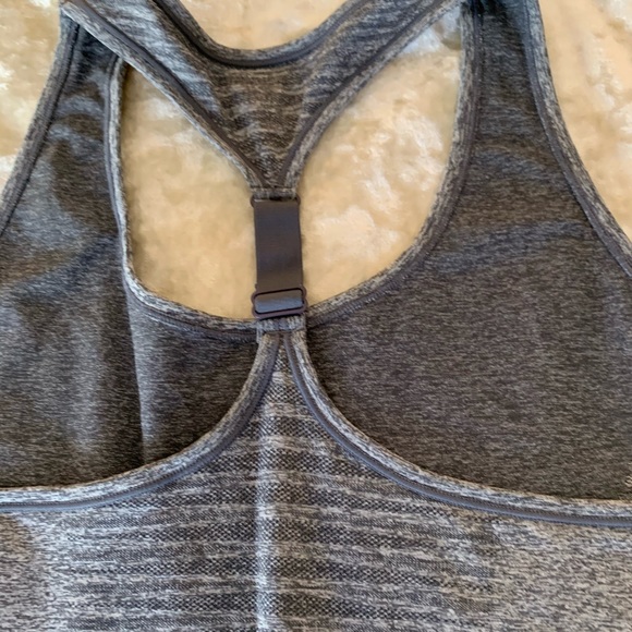 NWT New Balance Workout Tank with Adjustable Back in Heather Grey - Picture 5 of 6
